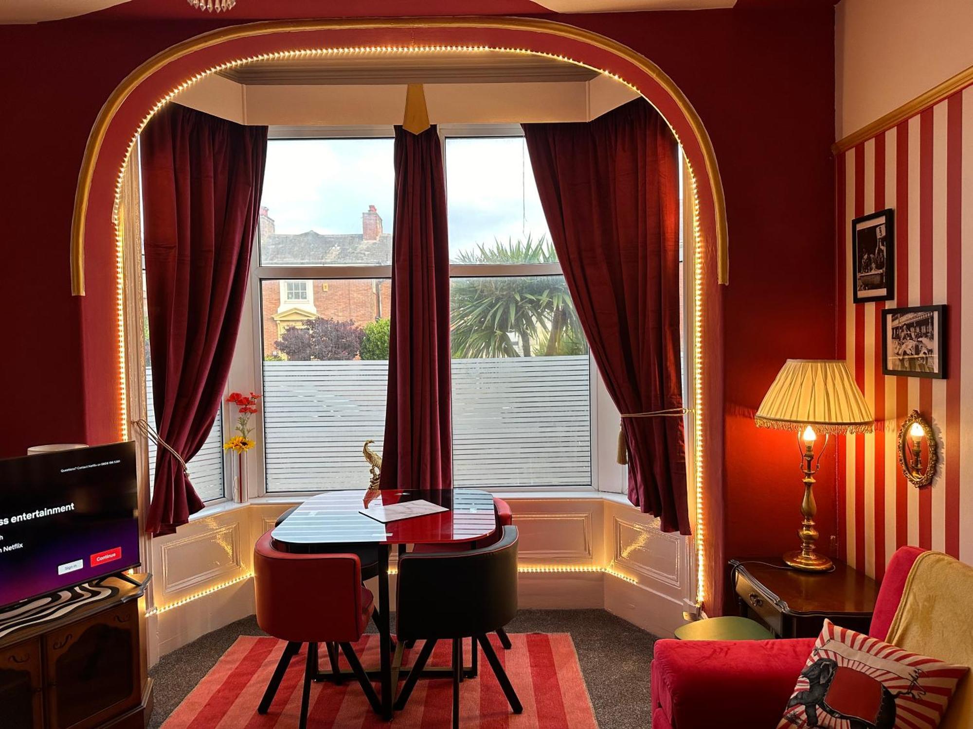 Circus Suite Blackpool Exterior foto